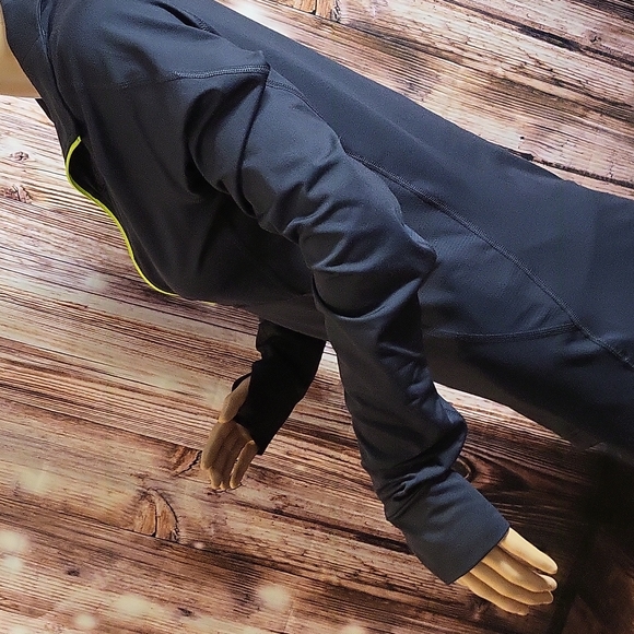 Adidas Women's Long Sleeve Thumbholes Half-Zip Pullover Sweater Size S - Picture 6 of 13